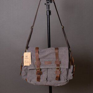 Kattee messenger/camera bag.